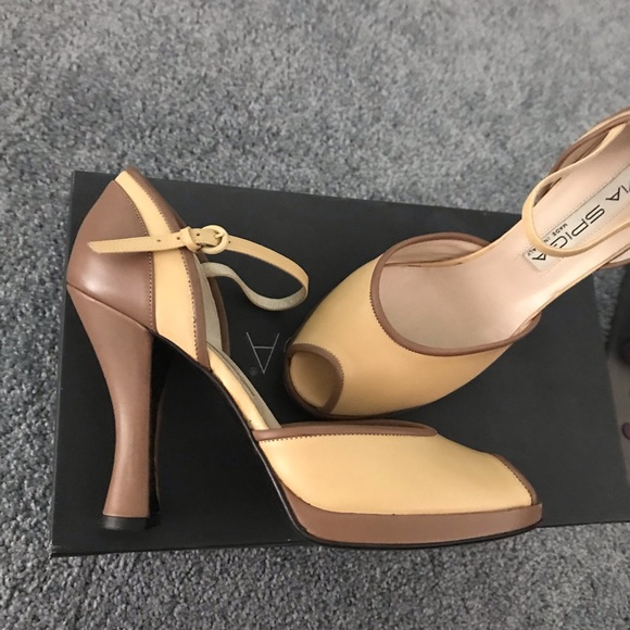 Via Spiga Joan peep toe leather heels in 7.5 - Picture 5 of 7